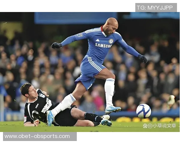 苏亚雷斯小角度射门险些破门立柱成他最大敌人