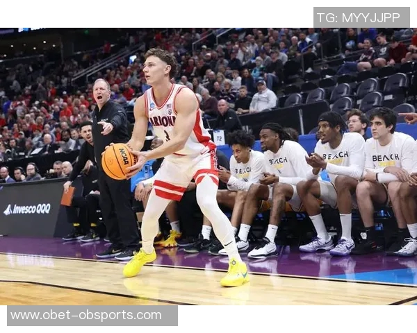 内外开花的拉松砍下生涯新高21分并贡献6篮板5助攻三分球表现出色